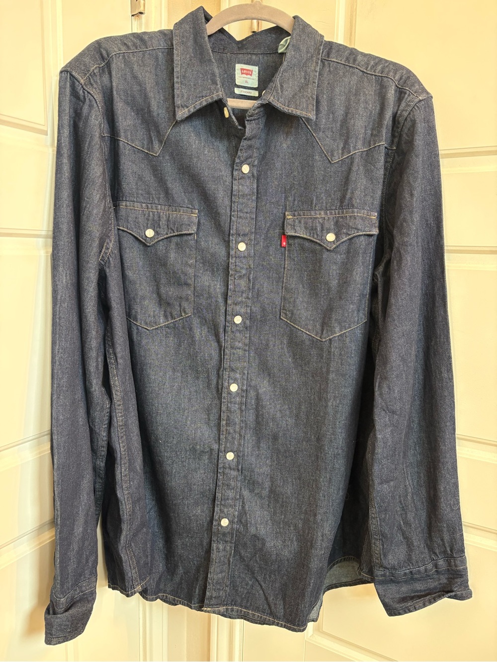 Levi's NWT Size XL Dark Denim Western Standard Fit Shirt